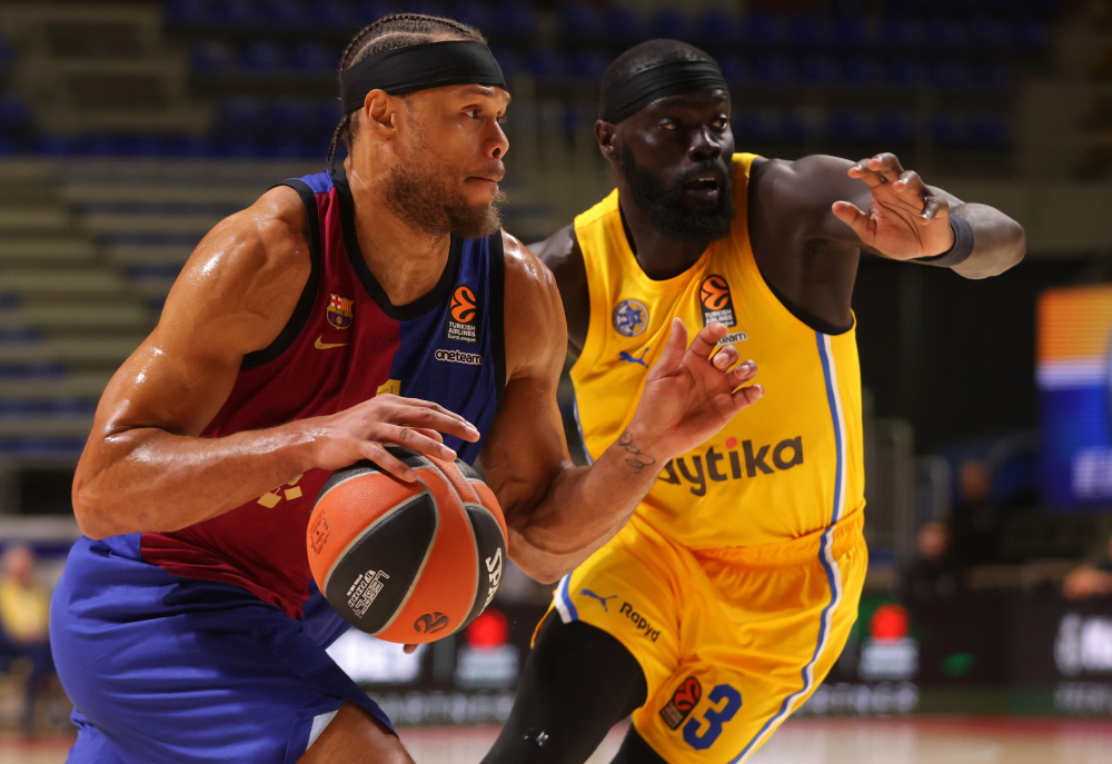 罗体：邓弗里斯、达米安等5名球员今日在国米基地进行康复（罗体：邓弗里斯、达米安等5将今日在国米基地恢复训练）