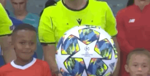 足球国足体脂数据公布，多名球员达标（国足体脂指标出炉，多名球员达标）