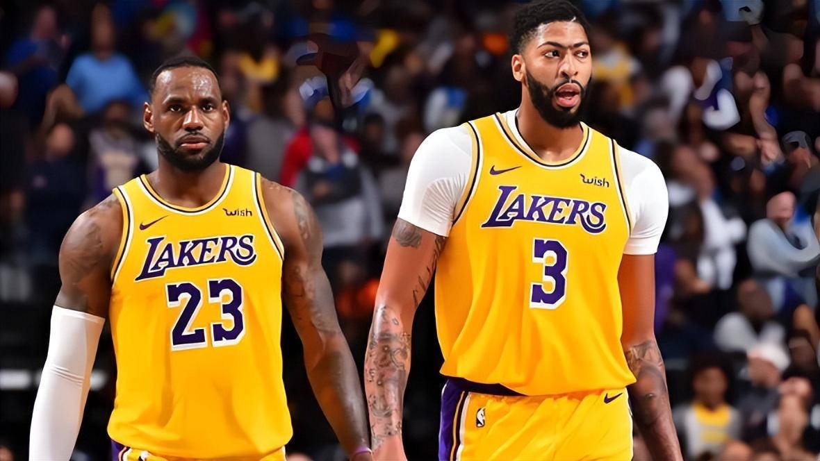 半场战报：科隆0-0圣保利（半场快讯：科隆与圣保利战成0-0）